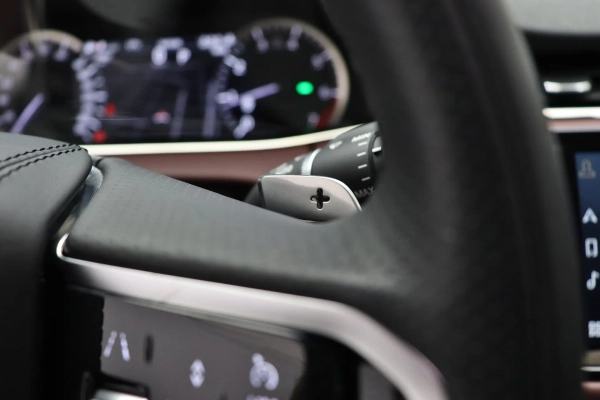 Foto do veiculo LAND ROVER RANGE ROVER EVOQUE P250 HSE R-DYNAMIC