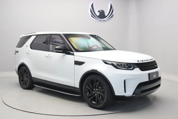 Foto do veiculo LAND ROVER DISCOVERY HSE TD6 | 7 Lugares