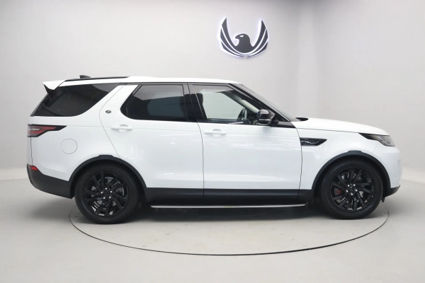 Foto do veiculo LAND ROVER DISCOVERY HSE TD6 | 7 LUGARES