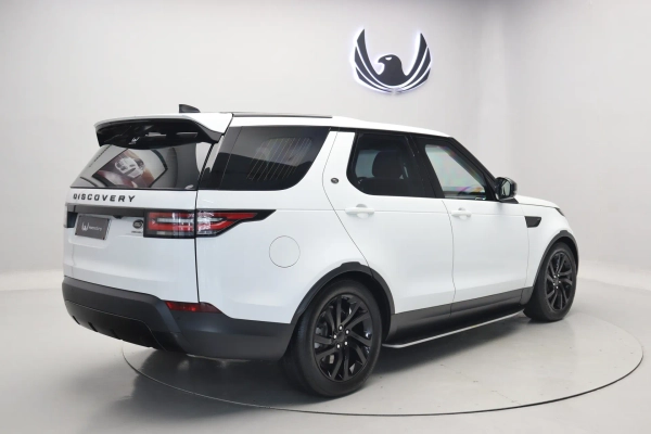 Foto do veiculo LAND ROVER DISCOVERY HSE TD6 | 7 LUGARES