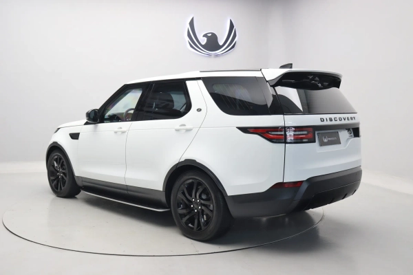 Foto do veiculo LAND ROVER DISCOVERY HSE TD6 | 7 LUGARES