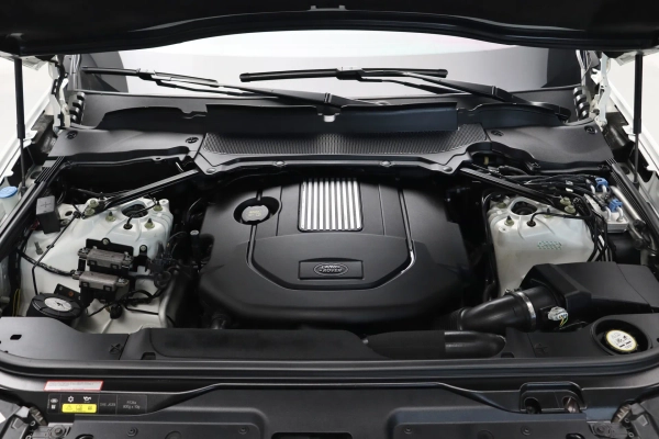 Foto do veiculo LAND ROVER DISCOVERY HSE TD6 | 7 LUGARES