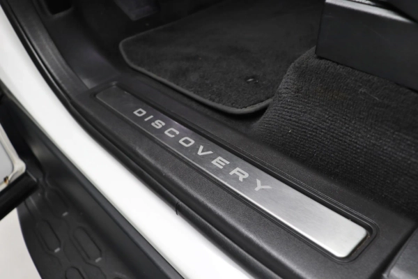 Foto do veiculo LAND ROVER DISCOVERY HSE TD6 | 7 LUGARES