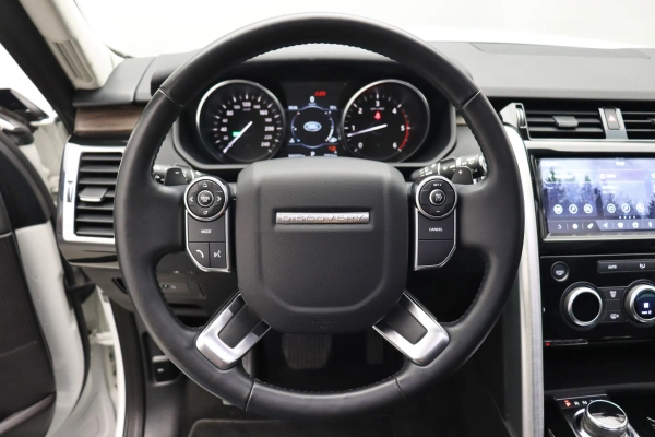 Foto do veiculo LAND ROVER DISCOVERY HSE TD6 | 7 LUGARES