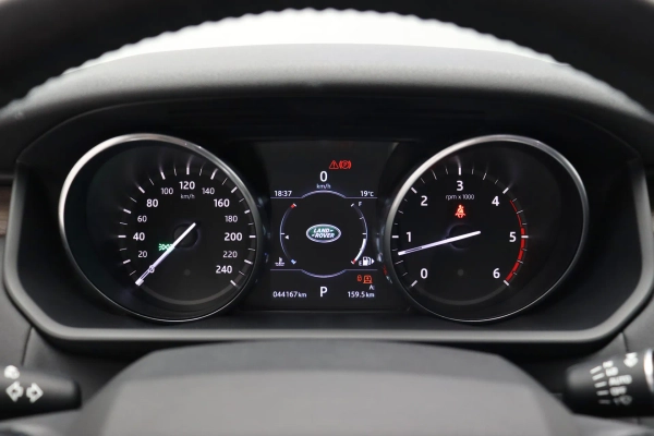 Foto do veiculo LAND ROVER DISCOVERY HSE TD6 | 7 LUGARES