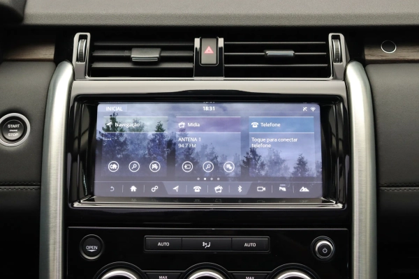 Foto do veiculo LAND ROVER DISCOVERY HSE TD6 | 7 LUGARES
