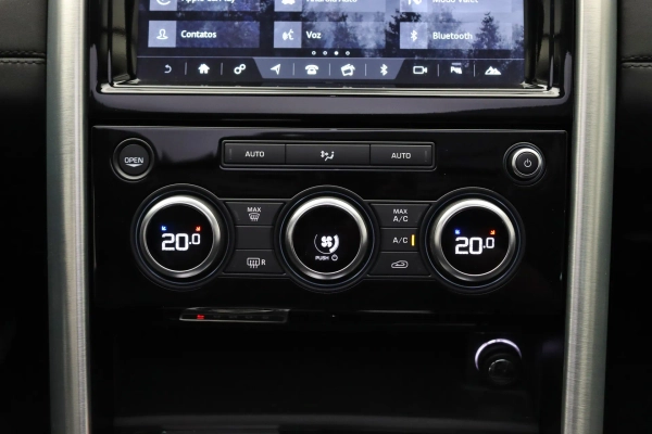 Foto do veiculo LAND ROVER DISCOVERY HSE TD6 | 7 LUGARES