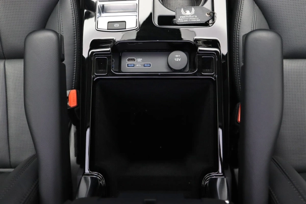 Foto do veiculo LAND ROVER DISCOVERY HSE TD6 | 7 LUGARES