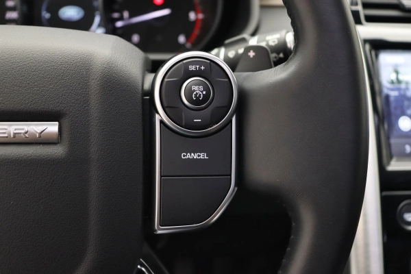 Foto do veiculo LAND ROVER DISCOVERY HSE TD6 | 7 LUGARES
