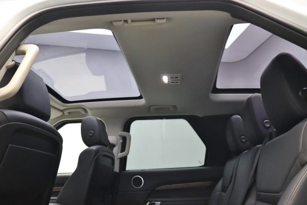 Foto do veiculo LAND ROVER DISCOVERY HSE TD6 | 7 LUGARES