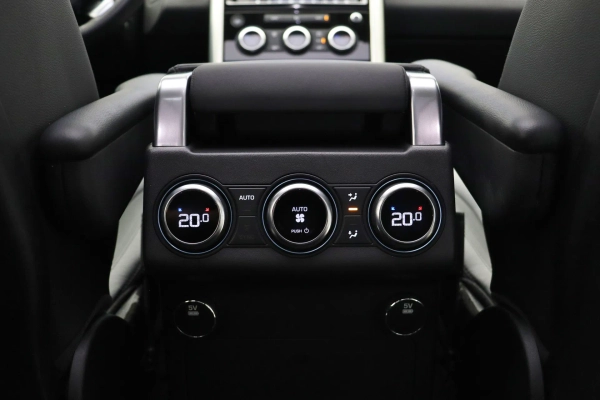 Foto do veiculo LAND ROVER DISCOVERY HSE TD6 | 7 LUGARES