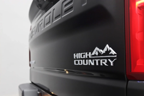 Foto do veiculo CHEVROLET SILVERADO HIGH COUNTRY
