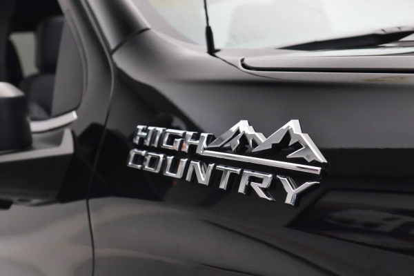Foto do veiculo CHEVROLET SILVERADO HIGH COUNTRY