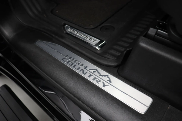 Foto do veiculo CHEVROLET SILVERADO HIGH COUNTRY