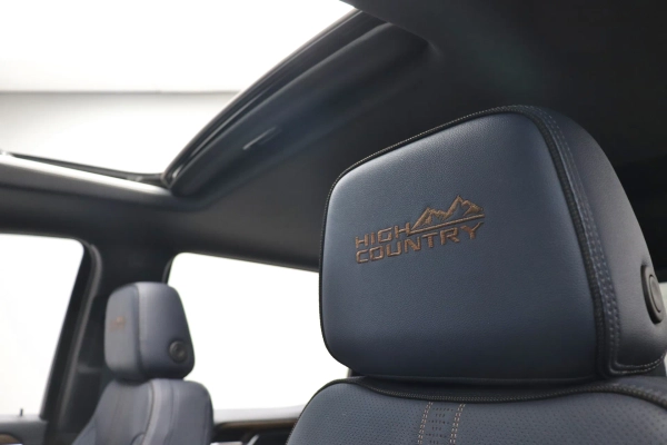 Foto do veiculo CHEVROLET SILVERADO HIGH COUNTRY