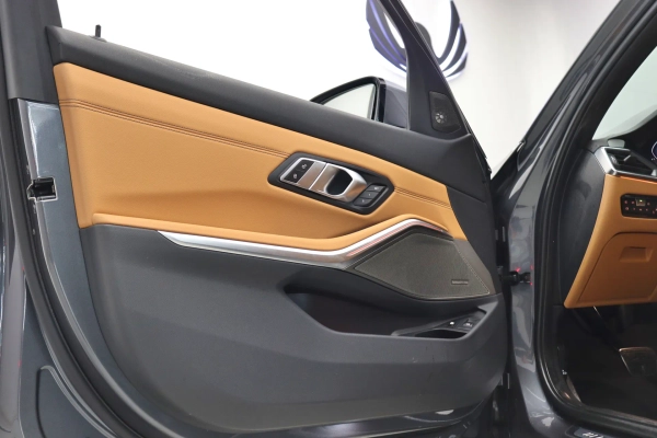 Foto do veiculo BMW 330E M SPORT