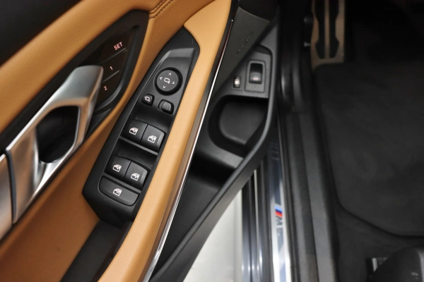 Foto do veiculo BMW 330E M SPORT