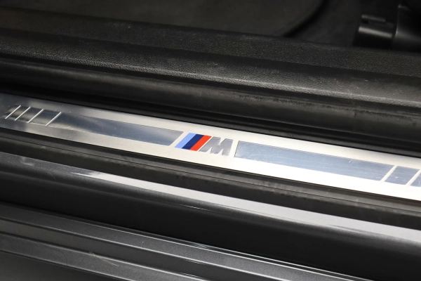 Foto do veiculo BMW 330E M SPORT