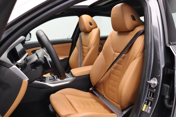 Foto do veiculo BMW 330E M SPORT
