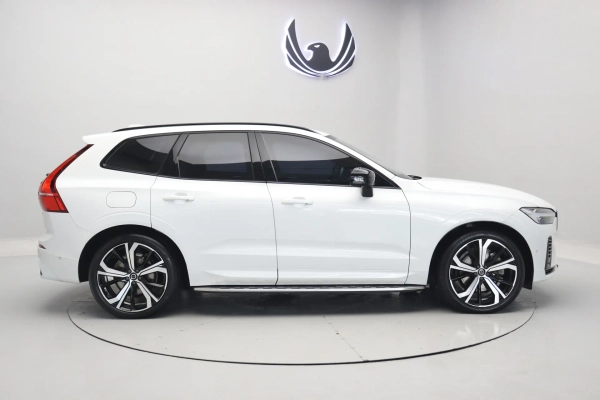 Foto do veiculo VOLVO XC60 T8 RECHARGE ULTIMATE DARK