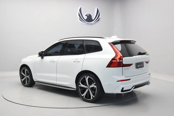 Foto do veiculo VOLVO XC60 T8 RECHARGE ULTIMATE DARK