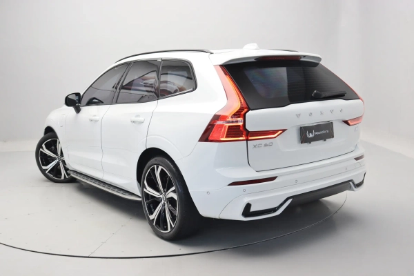 Foto do veiculo VOLVO XC60 T8 RECHARGE ULTIMATE DARK