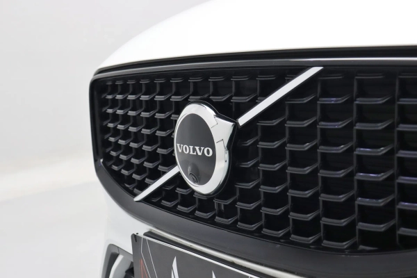 Foto do veiculo VOLVO XC60 T8 RECHARGE ULTIMATE DARK