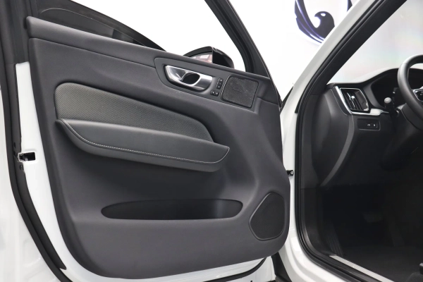 Foto do veiculo VOLVO XC60 T8 RECHARGE ULTIMATE DARK