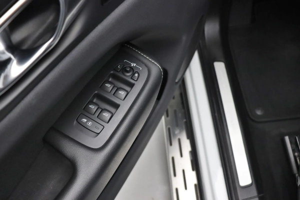 Foto do veiculo VOLVO XC60 T8 RECHARGE ULTIMATE DARK