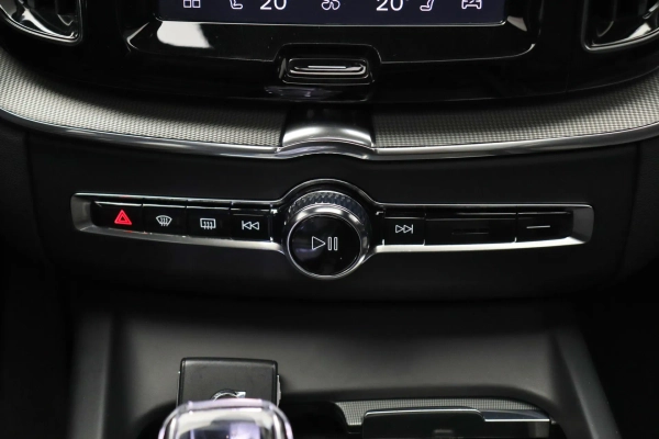 Foto do veiculo VOLVO XC60 T8 RECHARGE ULTIMATE DARK