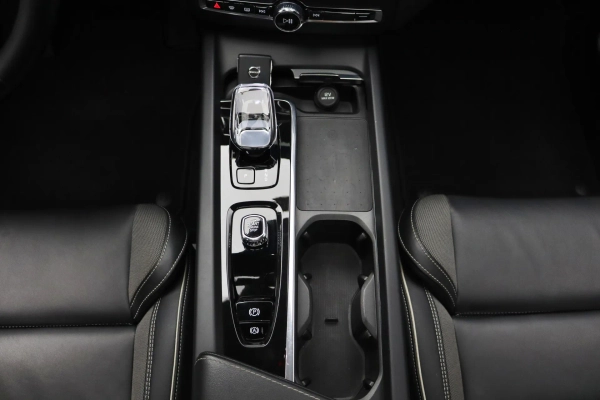 Foto do veiculo VOLVO XC60 T8 RECHARGE ULTIMATE DARK