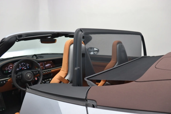 Foto do veiculo PORSCHE 911 TURBO S CABRIOLET