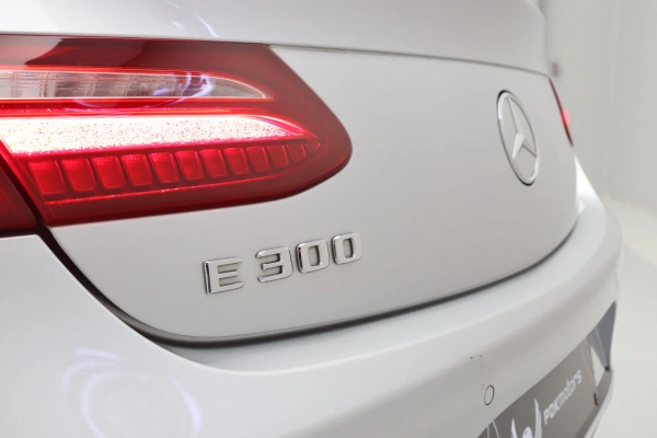 Foto do veiculo MERCEDES-BENZ E 300 COUPé