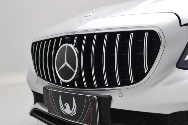 Foto do veiculo MERCEDES-BENZ E 300 COUPé