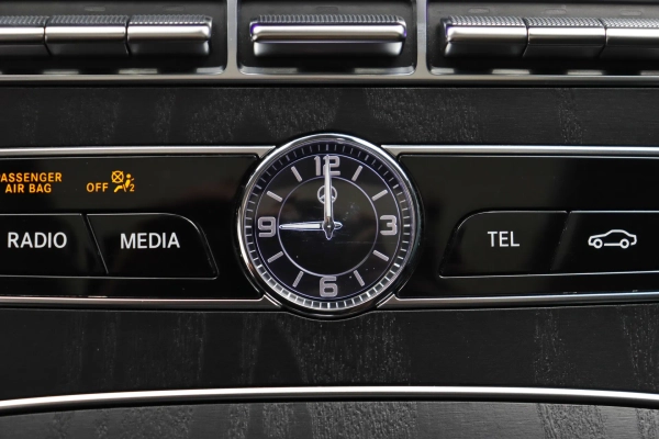 Foto do veiculo MERCEDES-BENZ E 300 COUPé