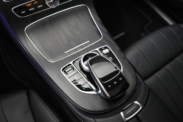Foto do veiculo MERCEDES-BENZ E 300 COUPé