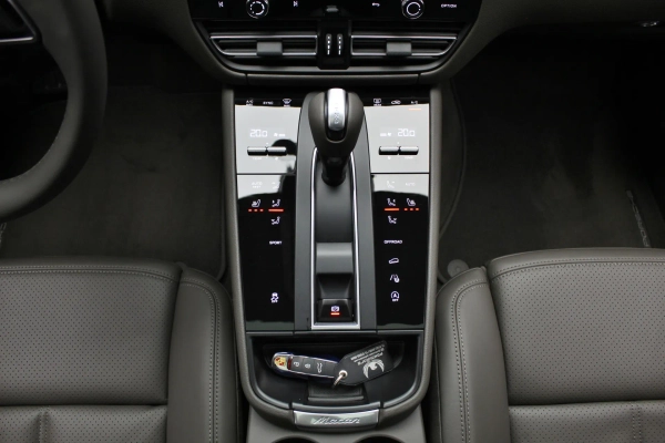 Foto do veiculo PORSCHE MACAN 