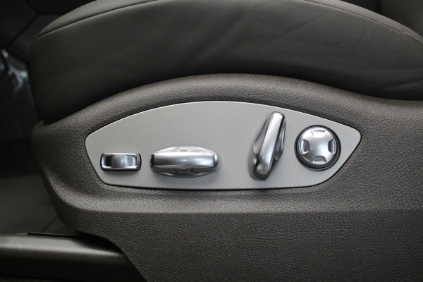 Foto do veiculo PORSCHE MACAN 