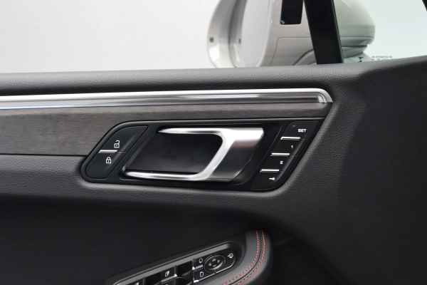 Foto do veiculo PORSCHE MACAN GTS