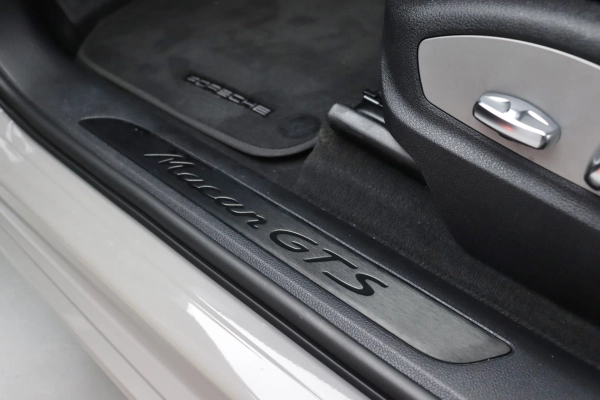 Foto do veiculo PORSCHE MACAN GTS