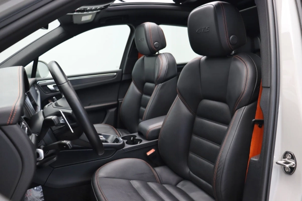 Foto do veiculo PORSCHE MACAN GTS