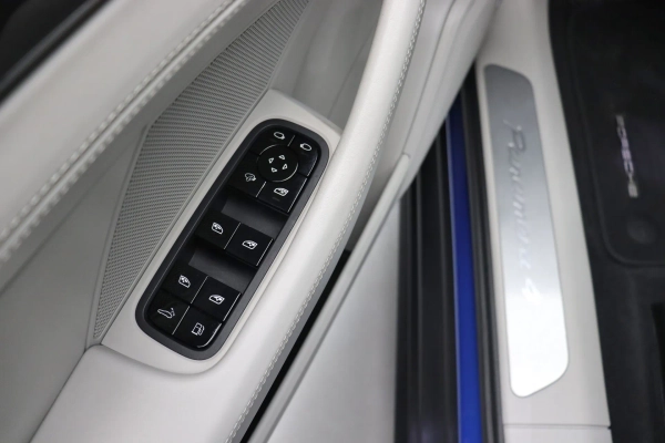 Foto do veiculo PORSCHE PANAMERA 4 E-HYBRID SPORT TURISMO