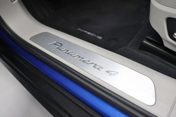 Foto do veiculo PORSCHE PANAMERA 4 E-HYBRID SPORT TURISMO