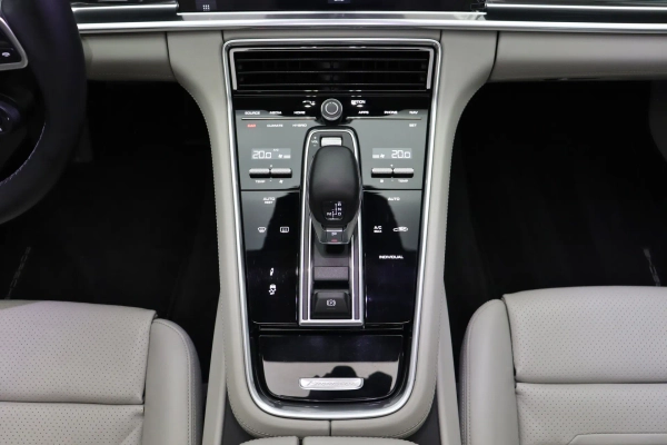 Foto do veiculo PORSCHE PANAMERA 4 E-HYBRID SPORT TURISMO