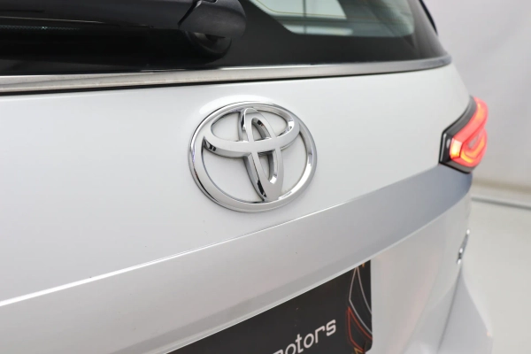 Foto do veiculo TOYOTA HILUX SW4 SRX | 7 LUGARES