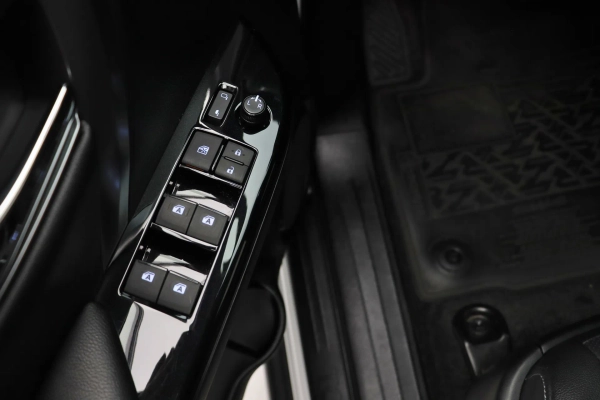 Foto do veiculo TOYOTA HILUX SW4 SRX | 7 LUGARES
