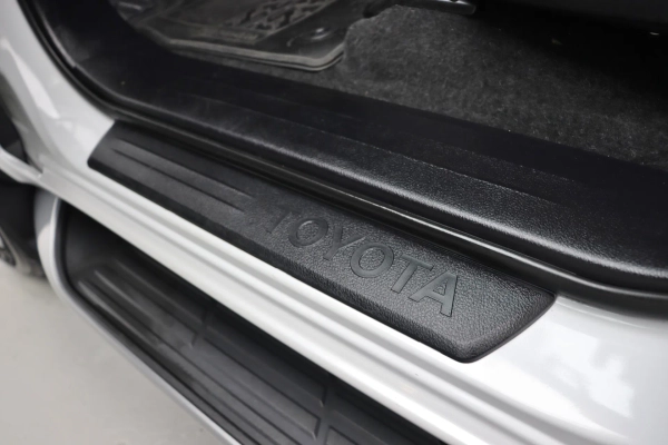 Foto do veiculo TOYOTA HILUX SW4 SRX | 7 LUGARES