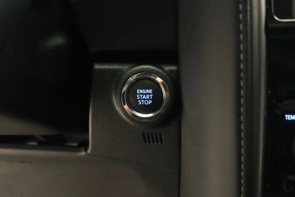 Foto do veiculo TOYOTA HILUX SW4 SRX | 7 LUGARES