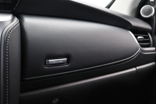 Foto do veiculo TOYOTA HILUX SW4 SRX | 7 LUGARES