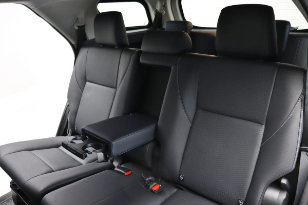 Foto do veiculo TOYOTA HILUX SW4 SRX | 7 LUGARES